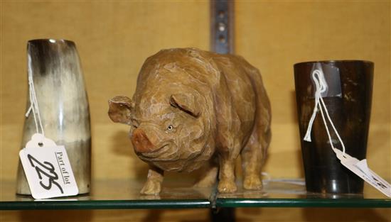 Carved pig & 2 horn items